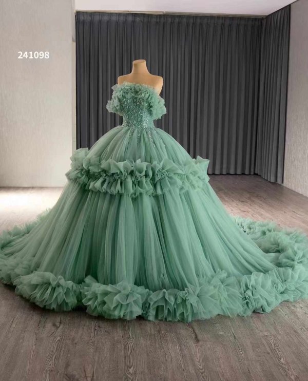 Luxury Model Ball Gown Sleeveless Ruffled Prom Dress 241098