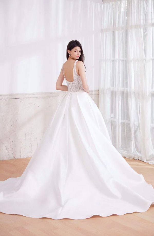 luxury model sexy beading stain a line wedding dress mo004