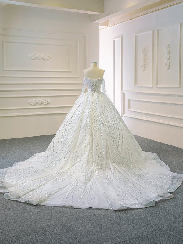 luxury model sweetheart neck long sleeve ball gown wedding dress 67131