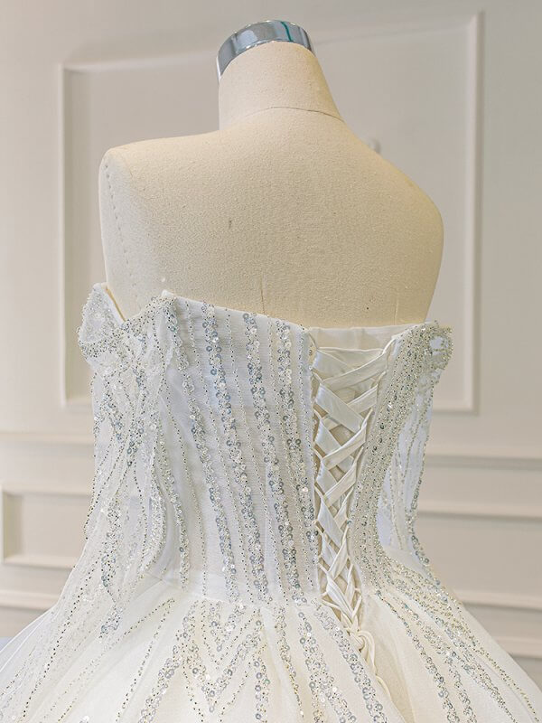 luxury model sweetheart neck long sleeve ball gown wedding dress 67131