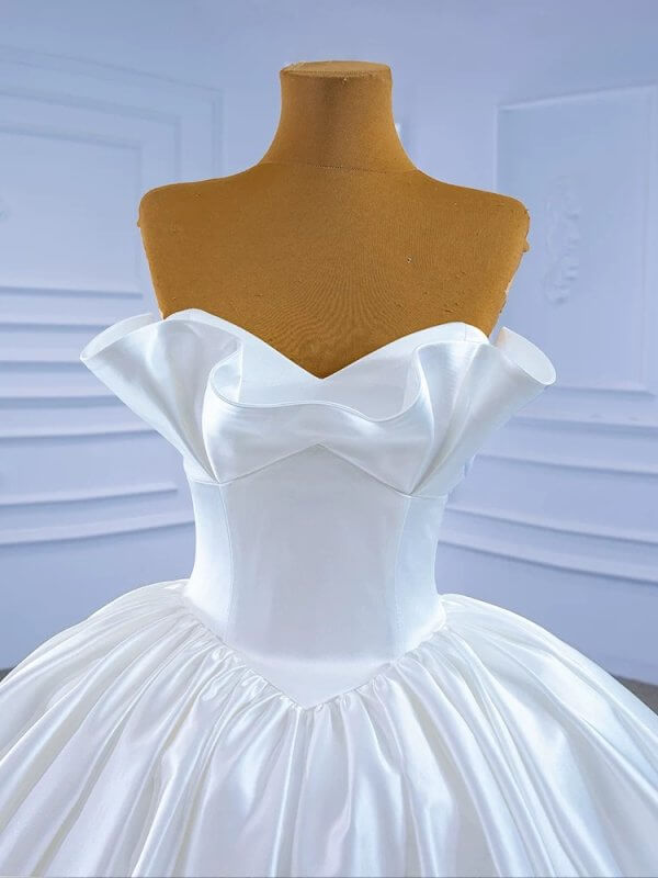 Luxury Model Sleeveless Ball Gown Wedding Dress 67349