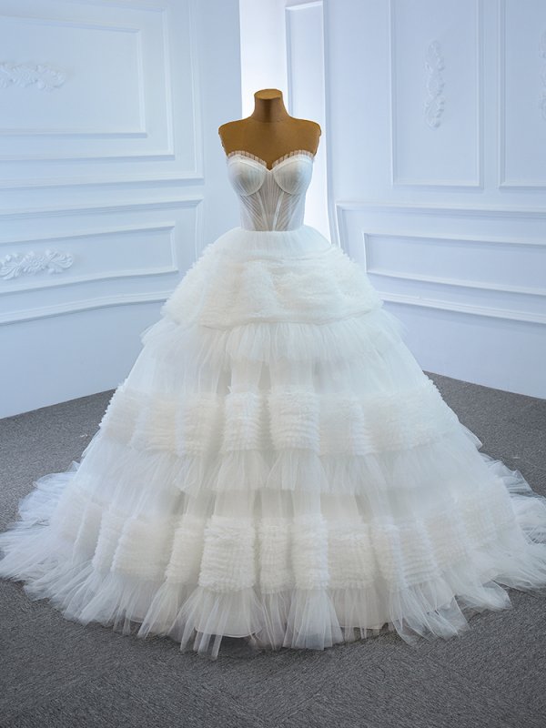 luxury model sweetheart neck ball gown sleeveless wedding dress 67175