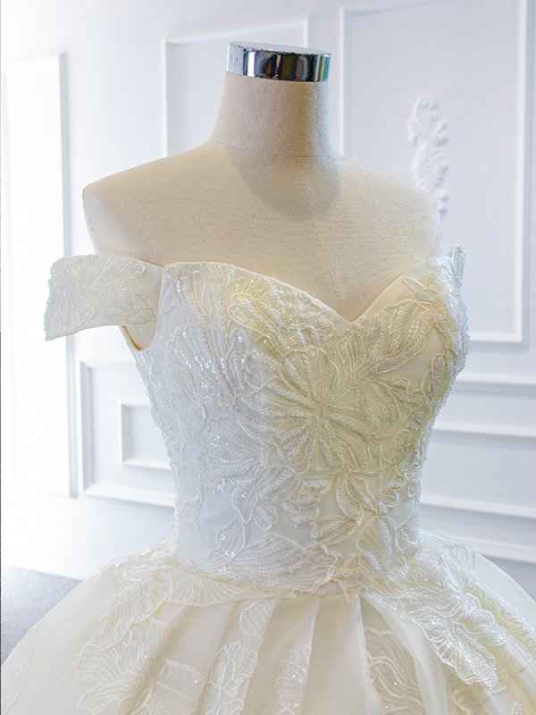 luxury model off the shoulder sleeveless long ball gown wedding dress 66828