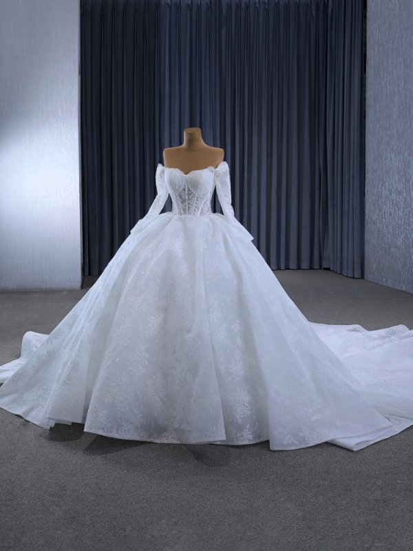 luxury model sweetheart neck long sleeve lace ball gown wedding dress 231129