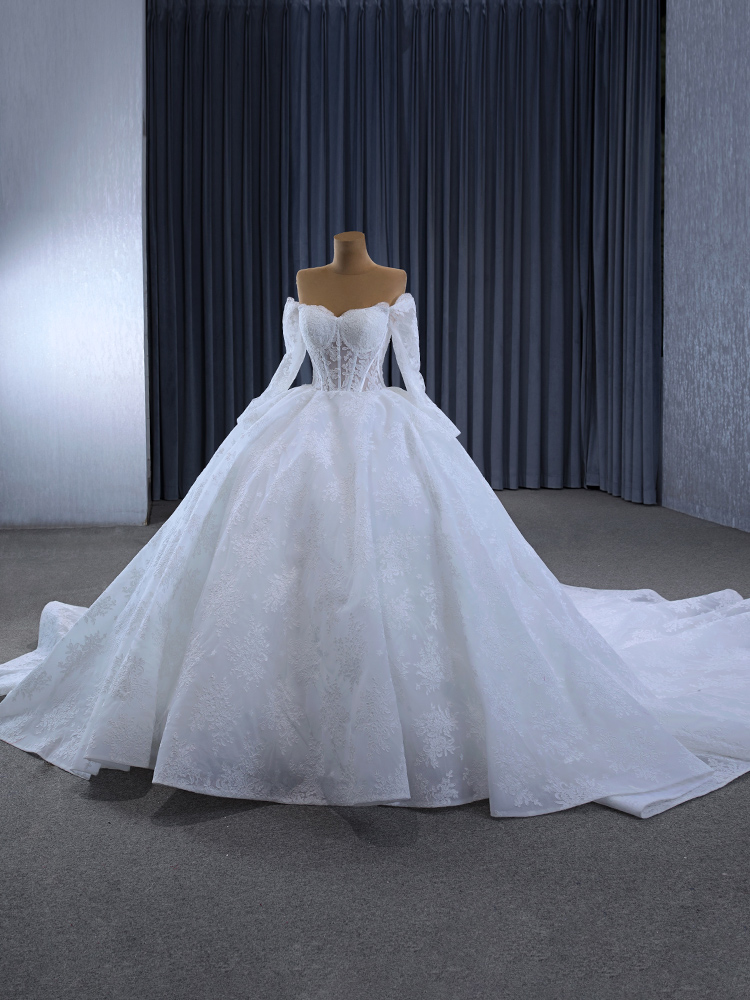 luxury model sweetheart neck long sleeve lace ball gown wedding dress 231129