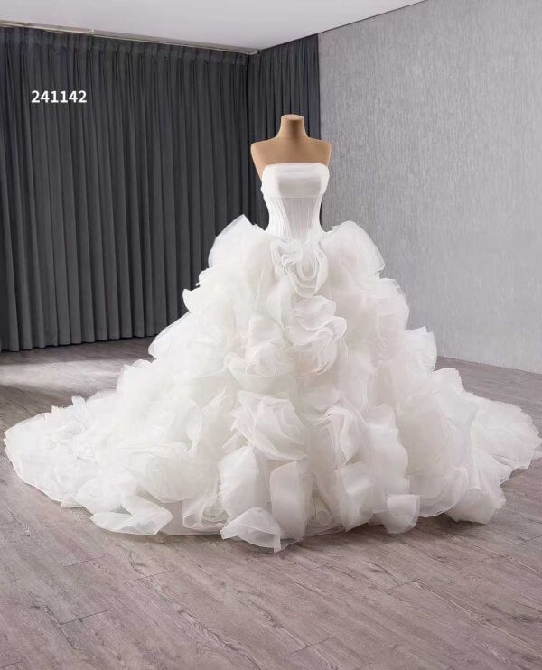 luxury model straight neck sleeveless flower tull ball gown wedding dress 241142