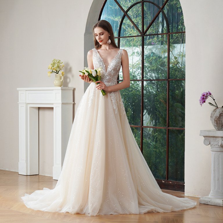 elegant a line long wedding dress v neck tull applique bridal dress ag498
