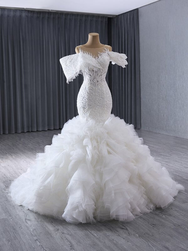 luxury model scoop neck sleeveless lace beading wedding dress 241016