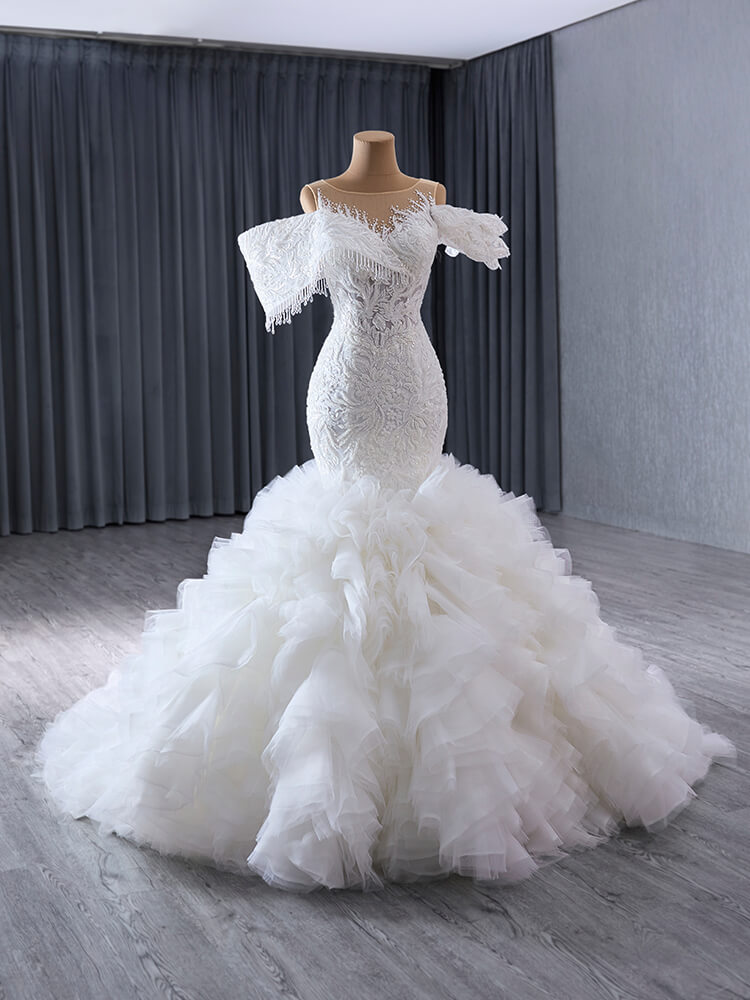 luxury model scoop neck sleeveless lace beading wedding dress 241016